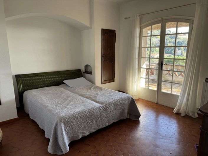 Image No.11-6 Bed House for sale