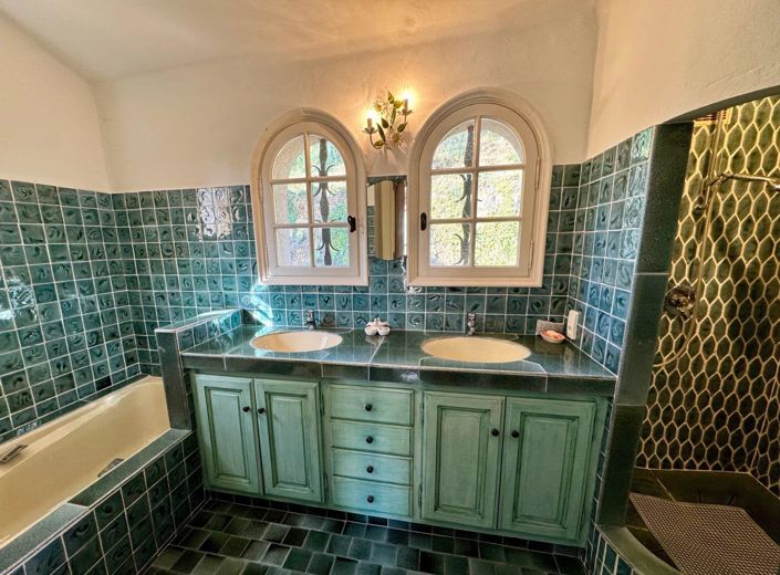 Image No.12-6 Bed House for sale