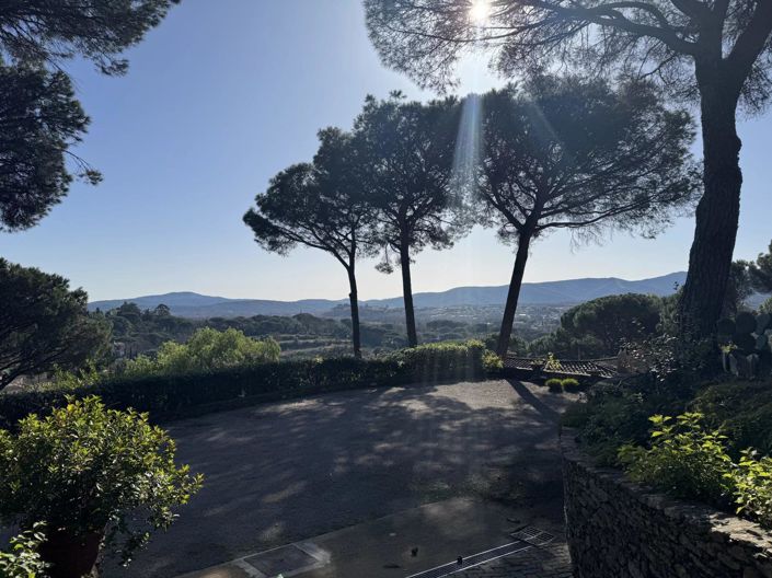 Image No.13-6 Bed House for sale