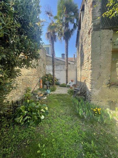 Image No.18-3 Bed House for sale