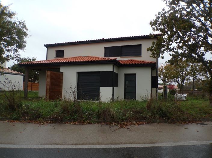 Image No.10-5 Bed House for sale