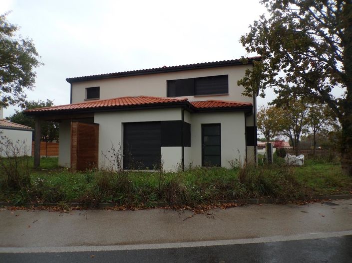 Image No.11-5 Bed House for sale