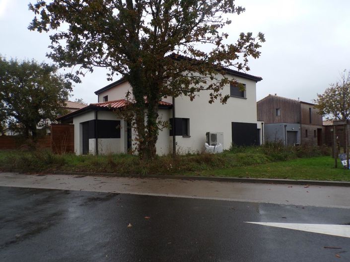 Image No.12-5 Bed House for sale