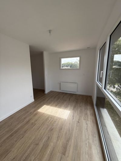 Image No.17-5 Bed House for sale