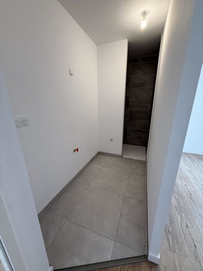 Image No.19-5 Bed House for sale