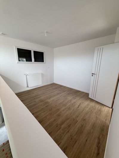 Image No.21-5 Bed House for sale