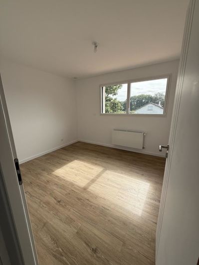 Image No.30-5 Bed House for sale