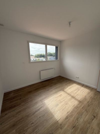 Image No.31-5 Bed House for sale