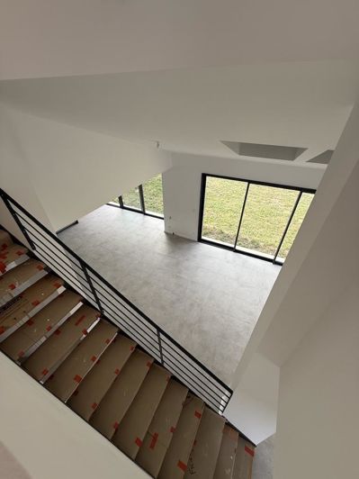 Image No.32-5 Bed House for sale