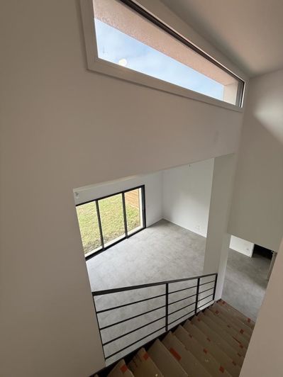 Image No.33-5 Bed House for sale