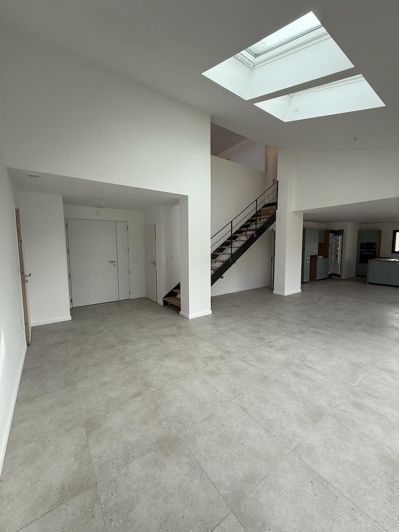 Image No.43-5 Bed House for sale