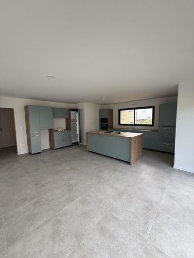 Image No.45-5 Bed House for sale