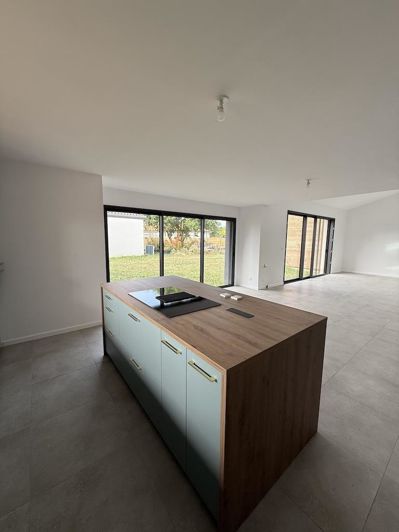 Image No.47-5 Bed House for sale