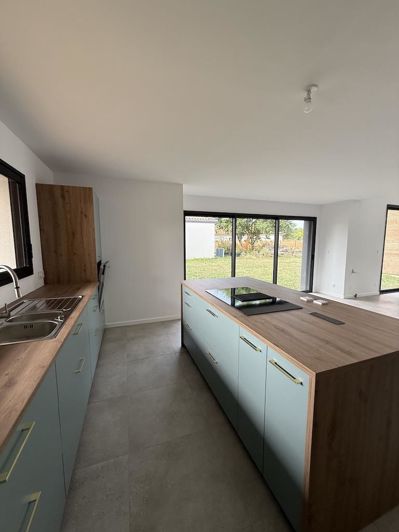 Image No.48-5 Bed House for sale