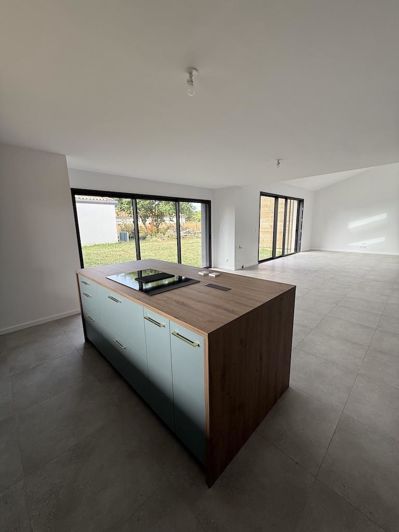 Image No.49-5 Bed House for sale