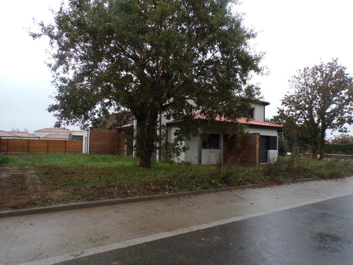 Image No.6-5 Bed House for sale