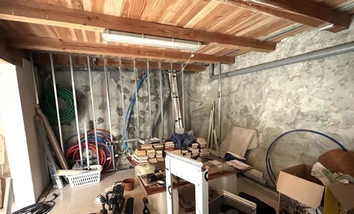 Image No.30-5 Bed House for sale