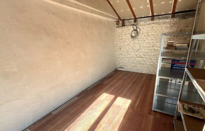 Image No.35-5 Bed House for sale