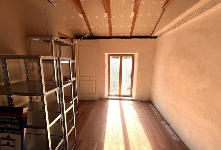 Image No.36-5 Bed House for sale