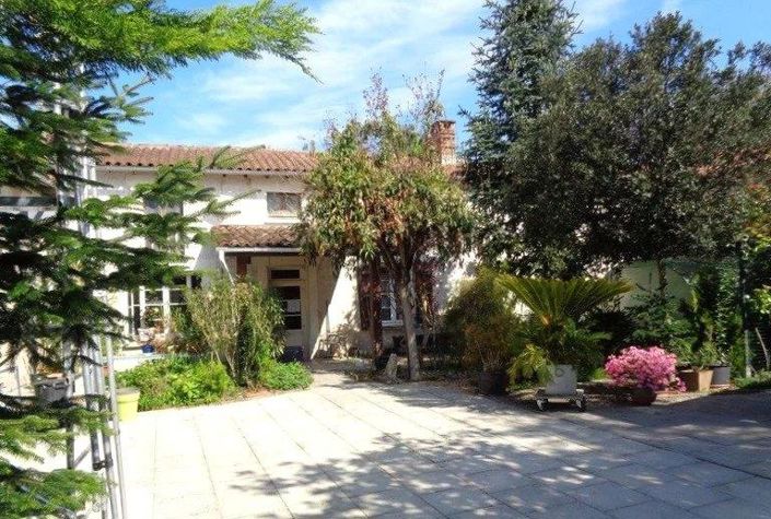 Image No.8-5 Bed House for sale