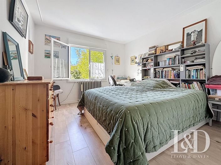 Image No.15-4 Bed House for sale