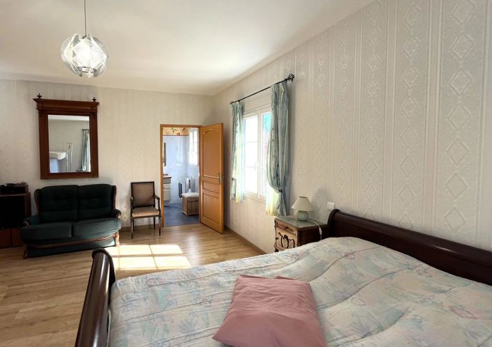 Image No.18-4 Bed House for sale