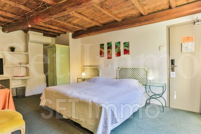 Image No.7-5 Bed House for sale