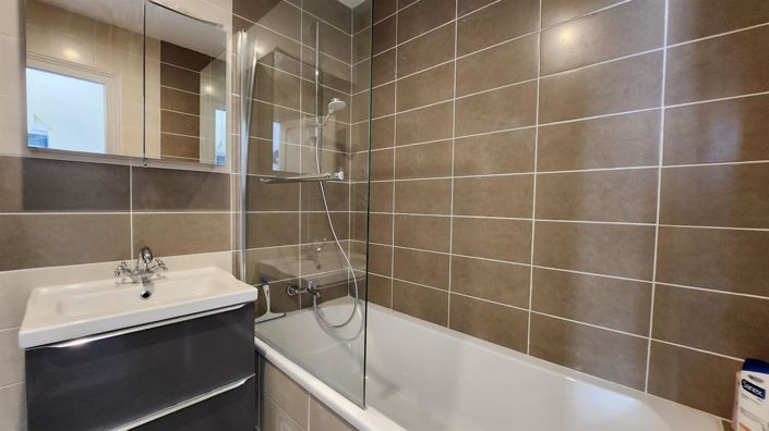 Image No.5-7 Bed House for sale