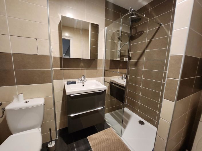 Image No.7-7 Bed House for sale