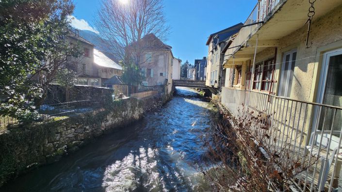 Image No.8-7 Bed House for sale