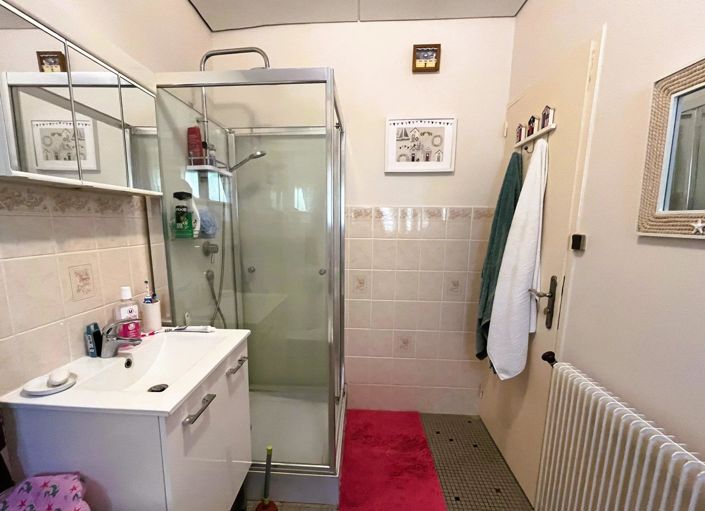 Image No.21-3 Bed House for sale