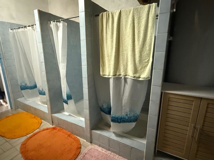 Image No.12-8 Bed House for sale