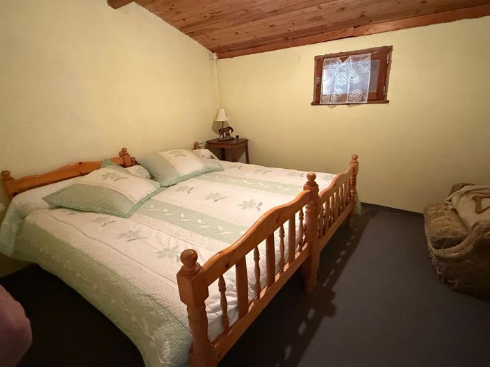 Image No.8-8 Bed House for sale