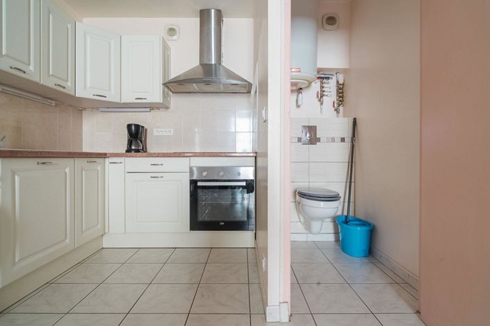 Image No.10-8 Bed House for sale