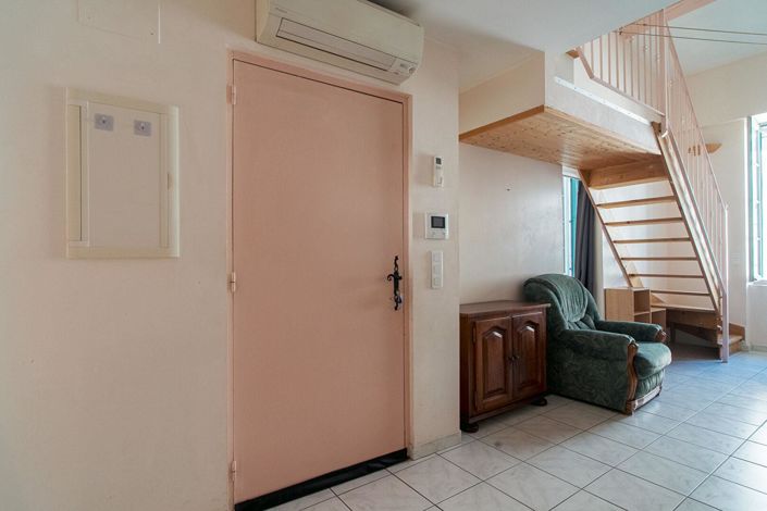 Image No.9-8 Bed House for sale