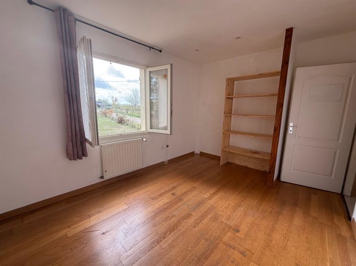 Image No.15-3 Bed House for sale