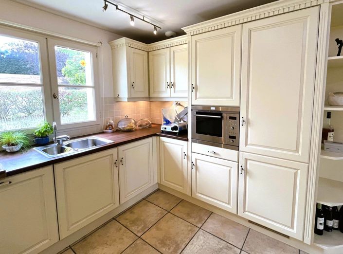 Image No.10-4 Bed House for sale