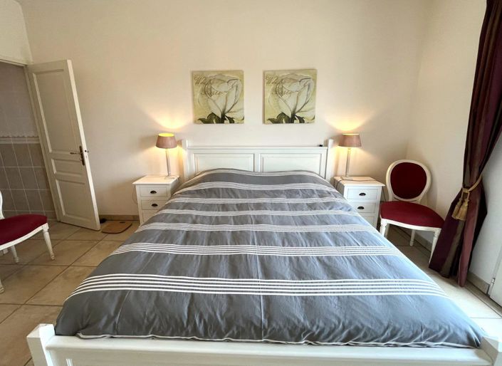 Image No.20-4 Bed House for sale