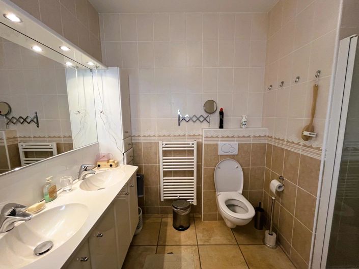 Image No.24-4 Bed House for sale