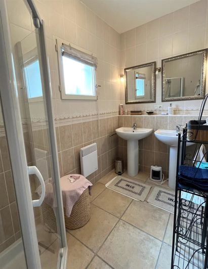 Image No.25-4 Bed House for sale