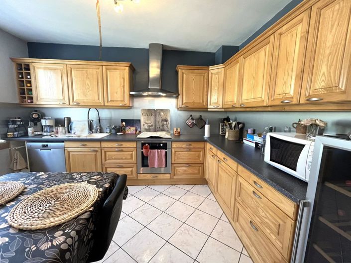 Image No.8-3 Bed House for sale