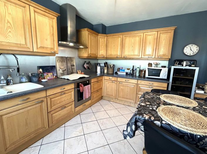 Image No.9-3 Bed House for sale