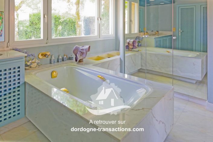 Image No.7-5 Bed House for sale