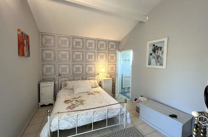 Image No.20-9 Bed House for sale