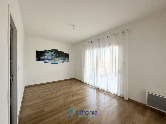 Image No.15-3 Bed House for sale