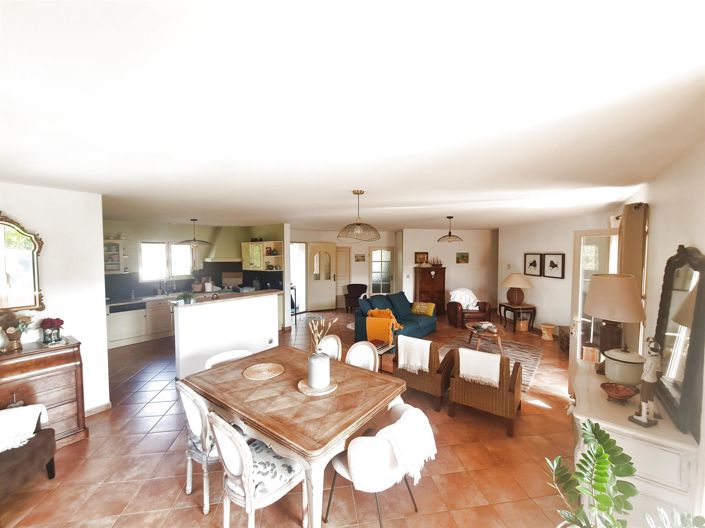 Image No.6-3 Bed House for sale