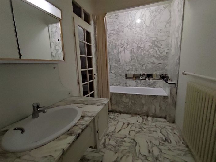 Image No.7-6 Bed House for sale