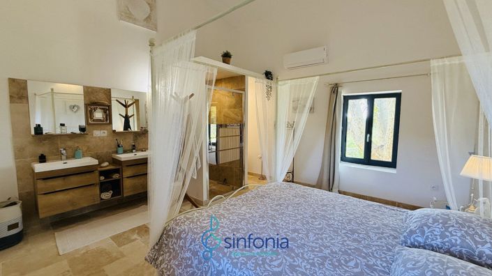 Image No.13-Propriété de 5 chambres à vendre à Uzès