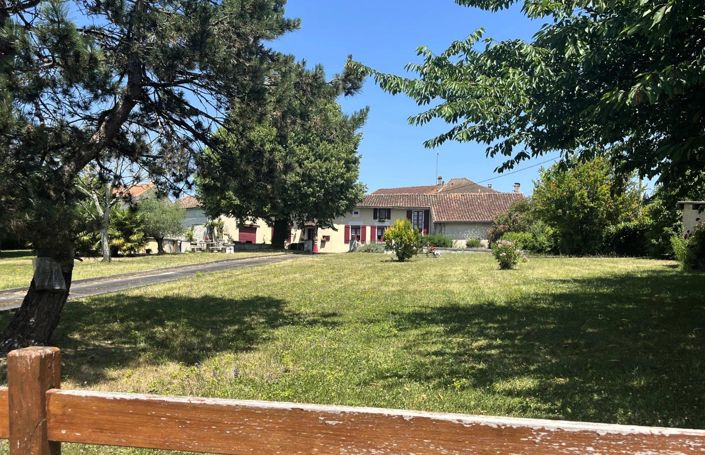 Image No.1-Maison de 3 chambres à vendre à Montmoreau-Saint-Cybard