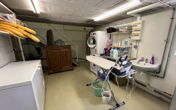 Image No.25-4 Bed House for sale